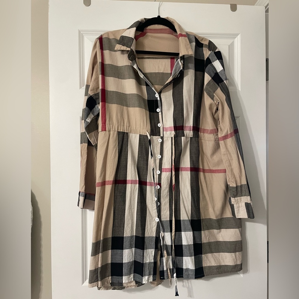 Burberry INSPIRED dress. Worn once, no tags but comparable to size 18